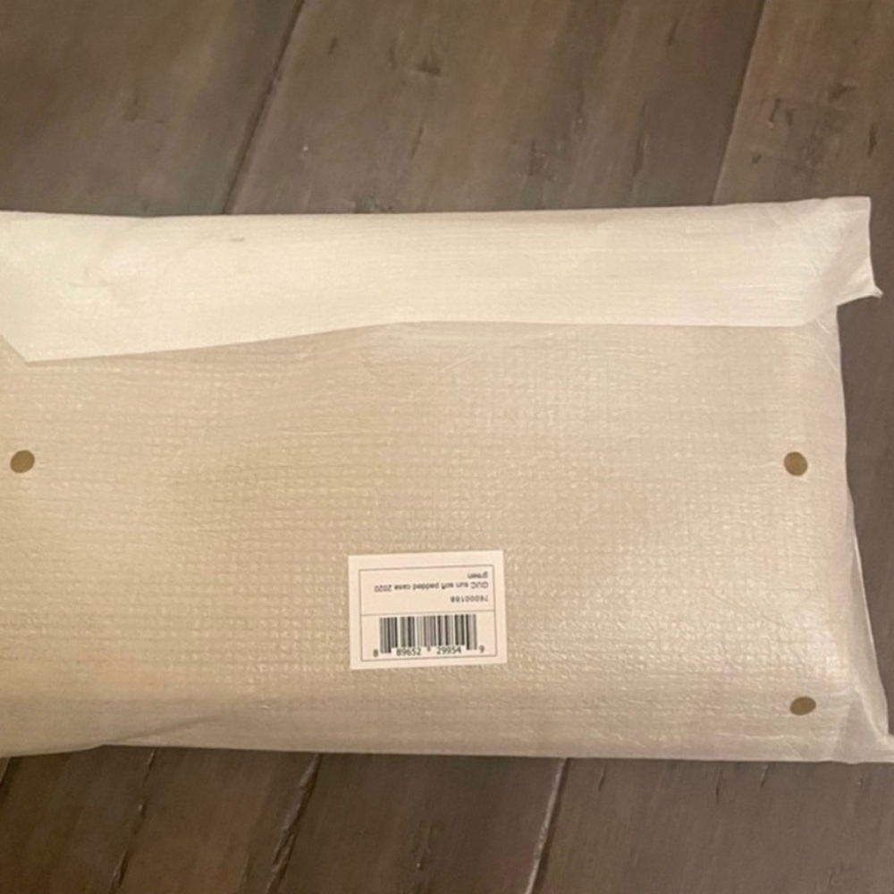 Authentic Gucci Sunglasses Case - Oversized - image 3